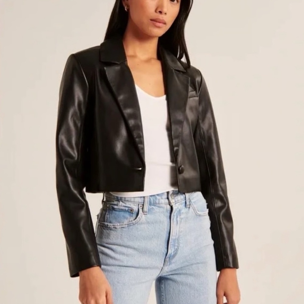 Abercrombie & Fitch Cropped Vegan Leather Blazer